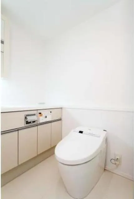Trestage Yotsuya - Interior - ["Toilet", "Toilet seat", "Property"]