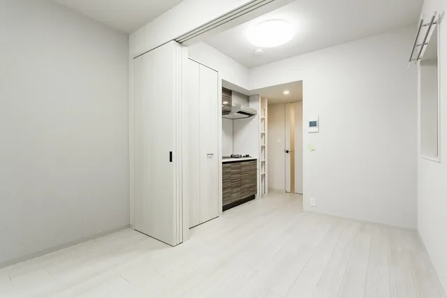 Plage Liu Oshiage - Interior - ["Property", "Building", "Door"]