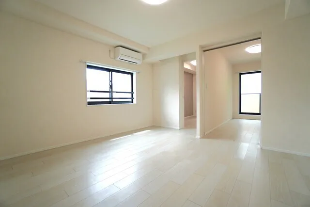 CREATIF Bunkyo Sendagi - Interior - ["Flooring", "Floor", "Ceiling"]