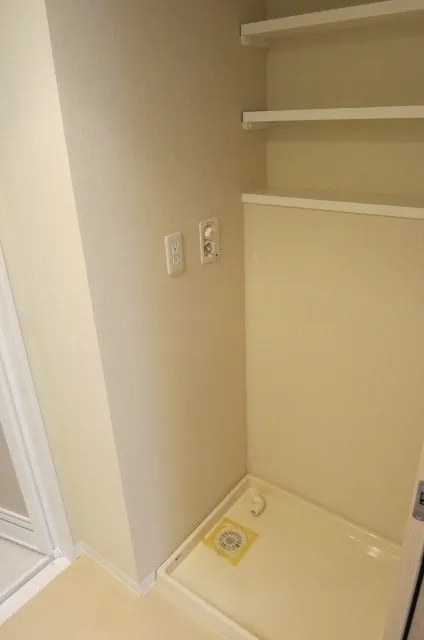 Esty Maison Toyosu Residence - Interior - ["Wall", "Wood", "Flooring"]