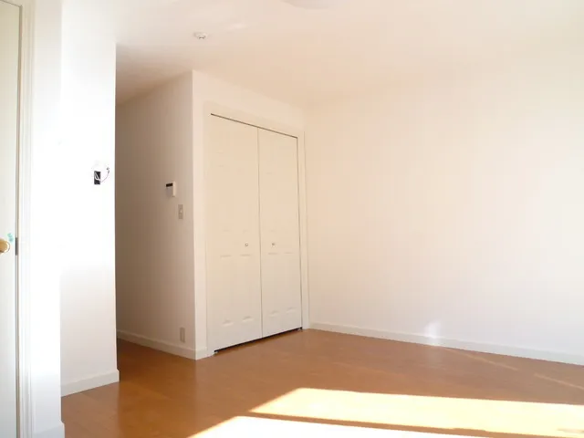 Milk Leak Eighty - Interior - ["Building", "Door", "Fixture"]
