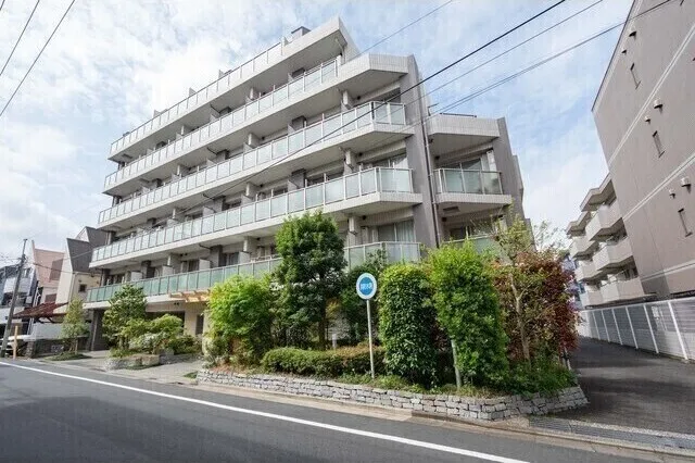 RJR Recross Nishimagome - Exterior - ["Apartment", "Balcony", "Geraniums"]