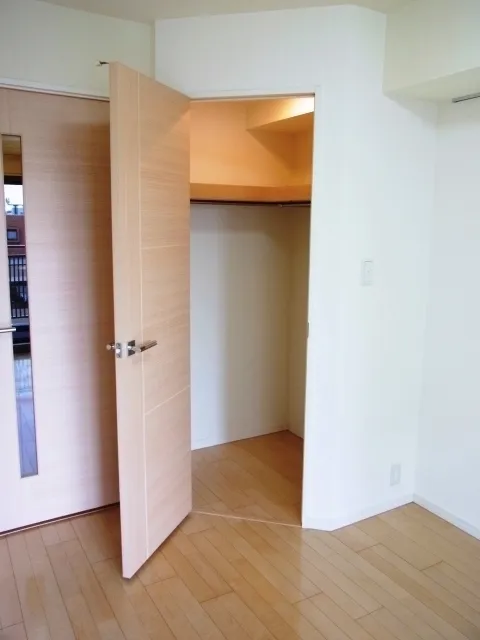 Esty Maison Oshima - Interior - ["Wood", "Flooring", "Floor"]