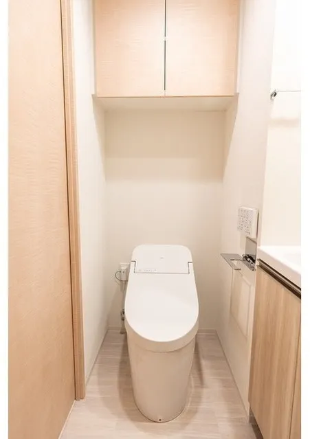 Comforia Liv Itabashi - Interior - ["Flooring", "Toilet seat", "Plumbing fixture"]