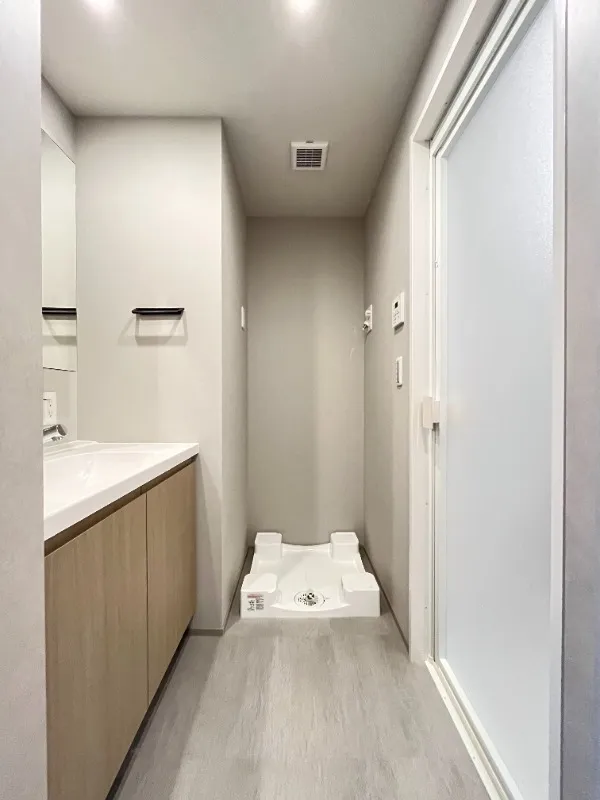 Live en Fleur - Interior - ["Flooring", "Wall", "Floor"]