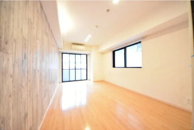 Village Minami Aoyama - Interior - ["Window", "Fixture", "Hall"]