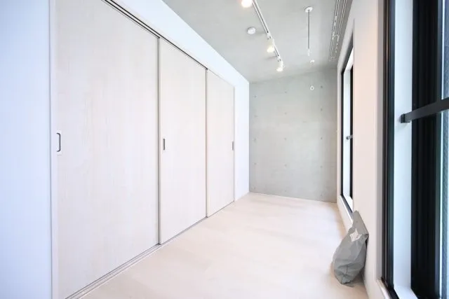 Le Nid Nihonbashi - Interior - ["Flooring", "Floor", "Ceiling"]