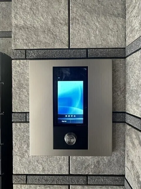 Well Square Senzoku - Other - ["Electronic device", "Technology", "Glass"]