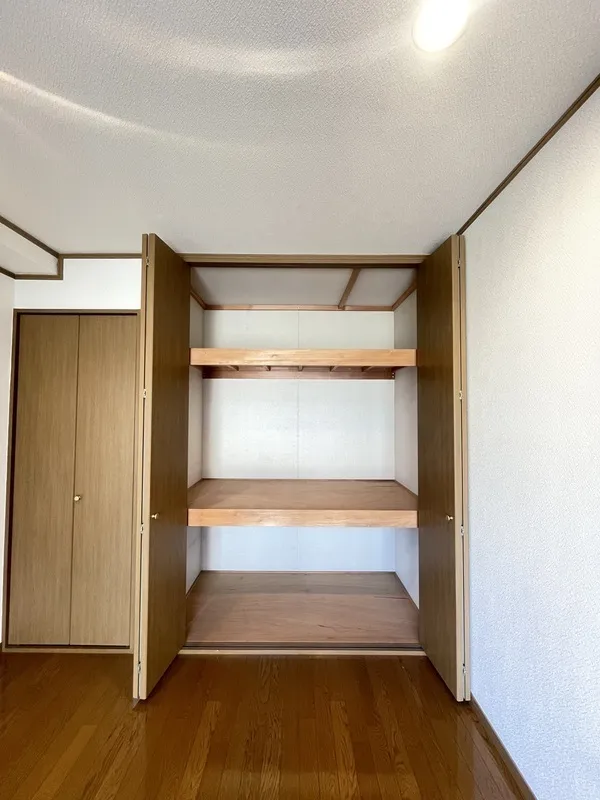 Luminare Higashi-Kamata - Interior - ["Wood", "Flooring", "Floor"]