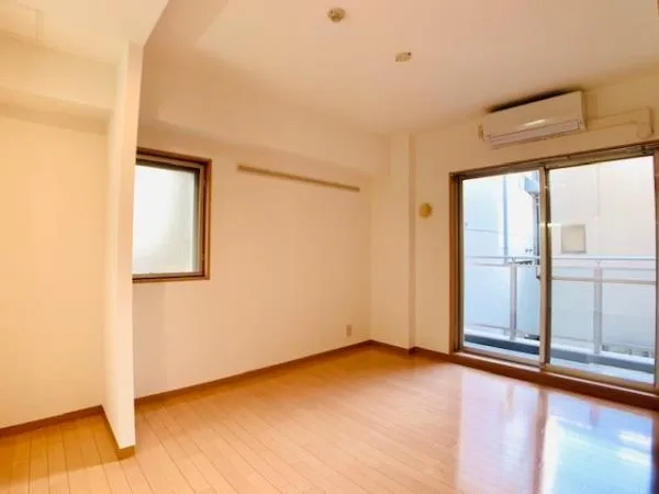 Poplar House - Interior - ["Wood", "Floor", "Flooring"]