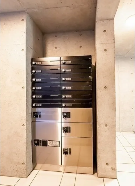 La Douceur Shin Nakano - Other - ["Wood stain", "Plywood", "Locker"]