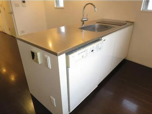 Ipse Gakugei Daigaku - Interior - ["Sink", "Kitchen sink", "Property"]