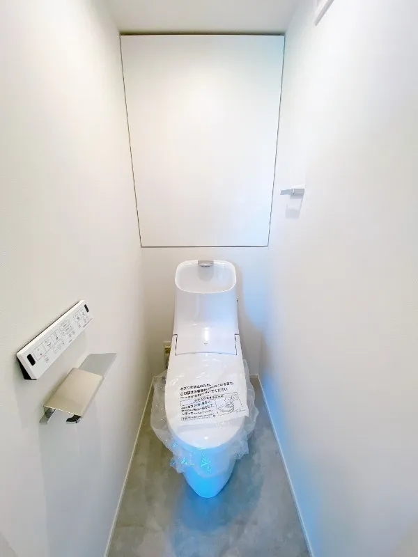Miraize Nakano Eharacho Residence - Interior - ["Toilet seat", "Toilet", "Plumbing fixture"]