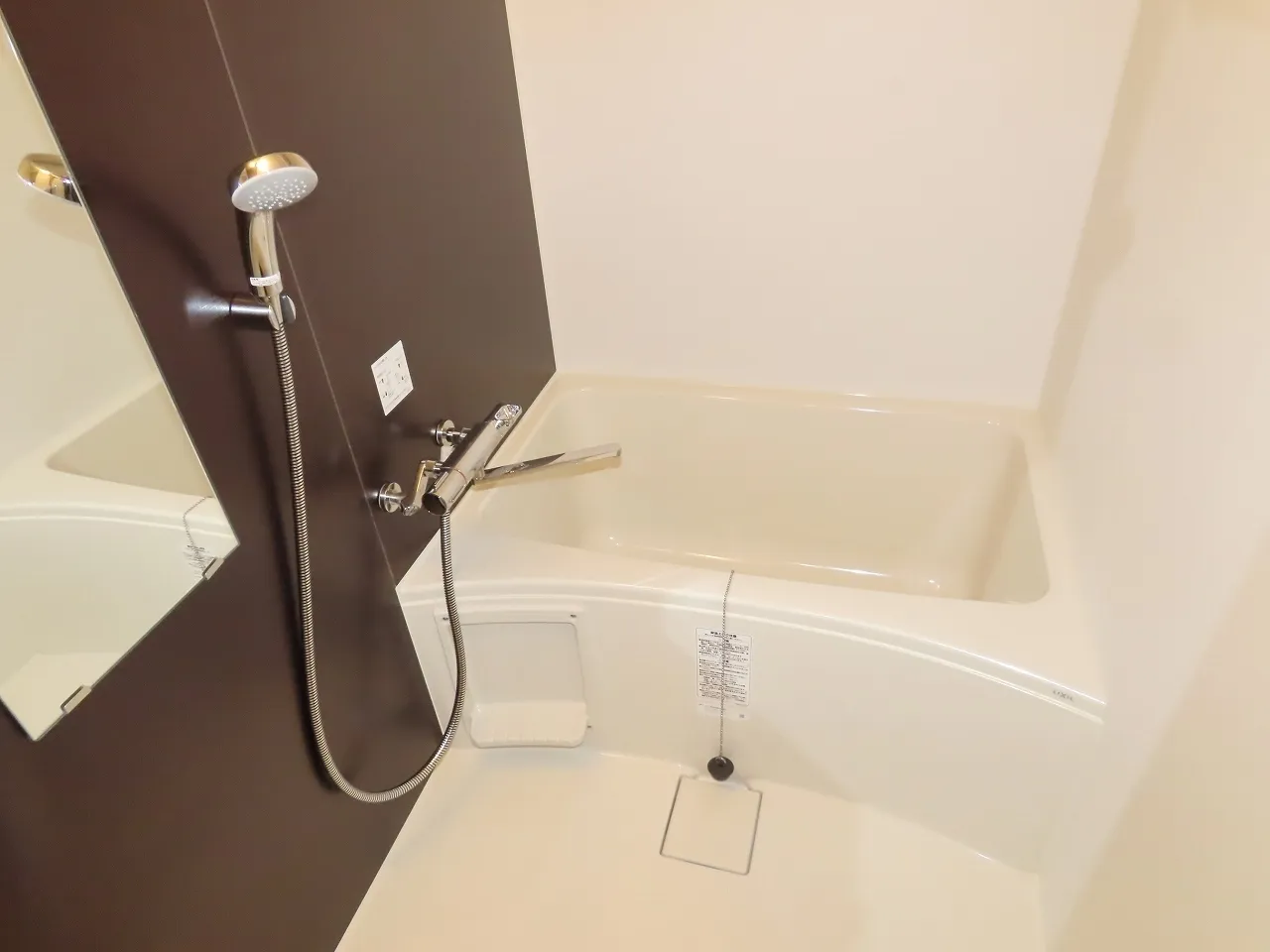 La Douceur Oshima - Interior - ["Tap", "Plumbing fixture", "Bathroom sink"]
