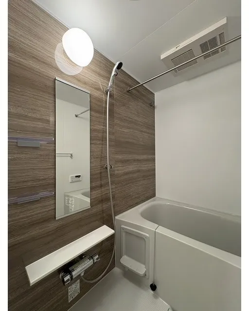 Due Oku - Interior - ["Flooring", "Plumbing fixture", "Interior design"]