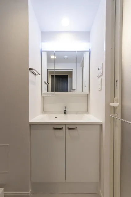 RJR Precia Omorikita - Interior - ["Flooring", "Floor", "Interior design"]