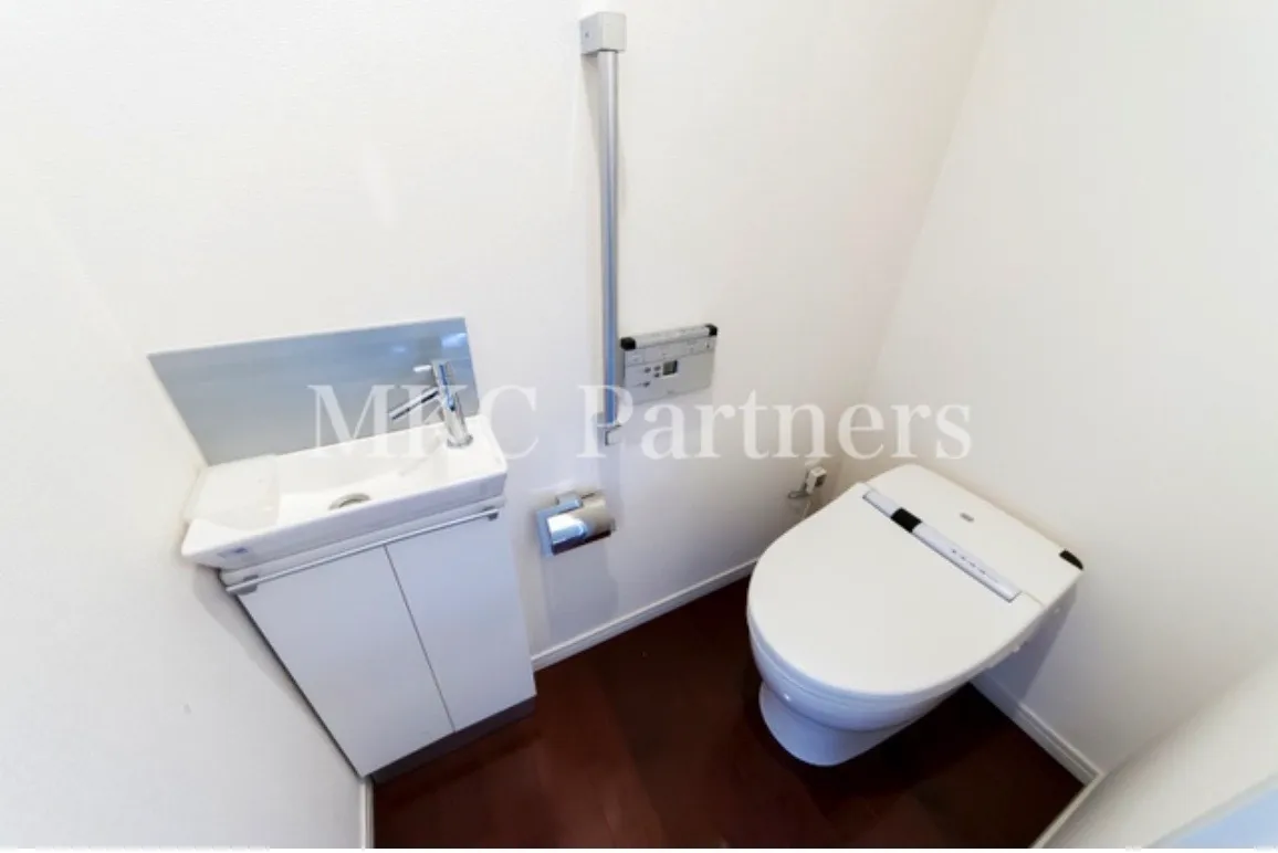 HF Shirokane Takanawa Residence - Interior - ["Plumbing fixture", "Tap", "Sink"]