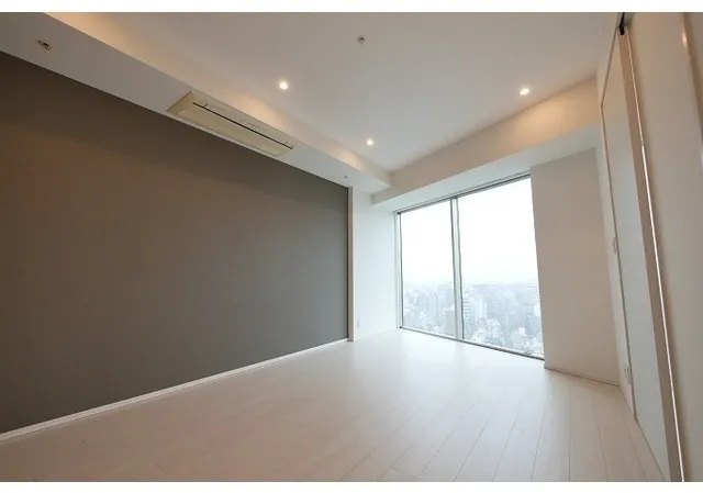 Comforia Shinjuku East Side Tower - Interior - ["Flooring", "Floor", "Ceiling"]