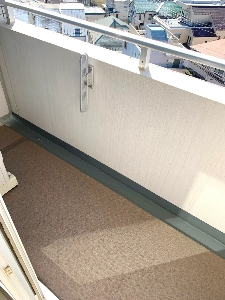 Ecology Toritsu University Residence - Interior - ["Composite material", "Metal", "Glass"]