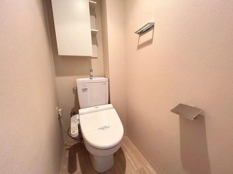 BLESS Kamiikebukuro - Interior - ["Plumbing fixture", "Toilet seat", "Flooring"]
