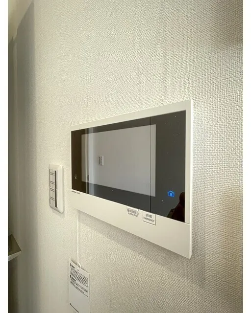 Comforia Nakakasai - Interior - ["Electronic device", "Display device", "Technology"]