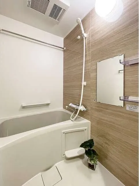 Well Square Ism Komagome - Interior - ["Plumbing fixture", "Bathtub", "Building"]