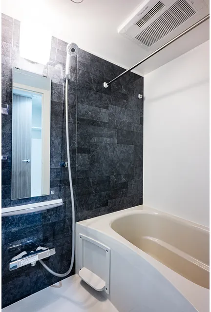 Comforia Hatagaya - Interior - ["Bathtub", "Plumbing fixture", "Tap"]