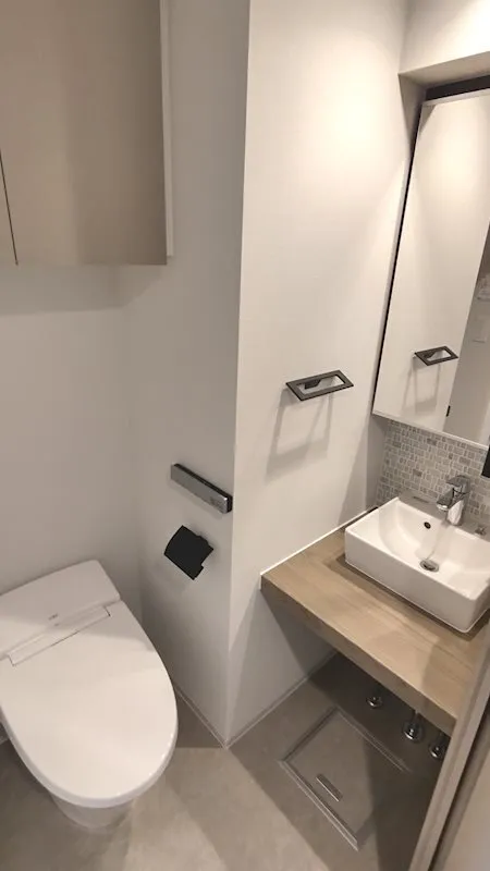 Crevia Riguse Nishisugamo - Interior - ["Mirror", "Tap", "Sink"]