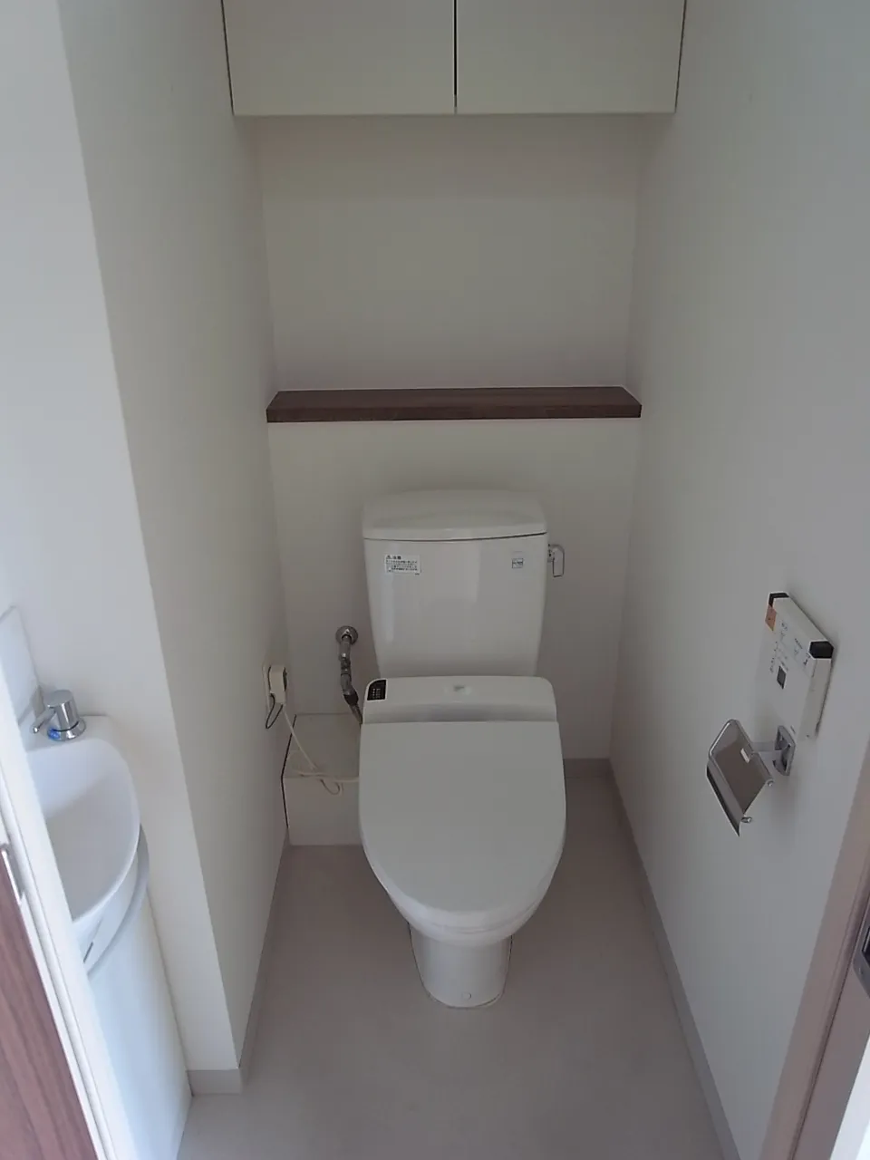 Doue Ginza East I - Interior - ["Toilet seat", "Toilet", "Plumbing fixture"]