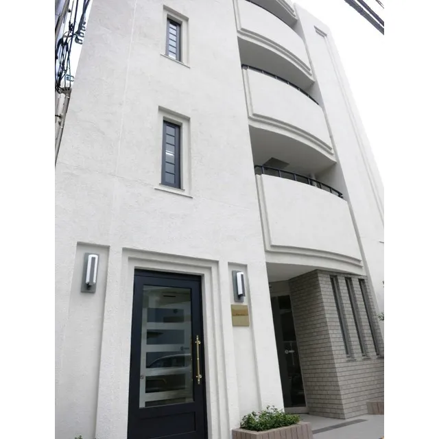 Fleur De Lis - Exterior - ["Building", "Window", "Plant"]