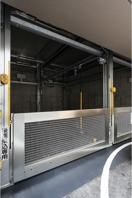 Myupure Sugamo Station - Other - ["Metal", "Glass", "Machine"]