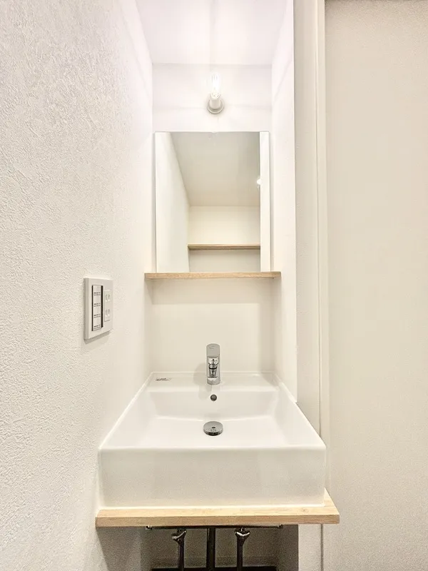 Trias242 - Interior - ["Wall", "Wood", "Flooring"]