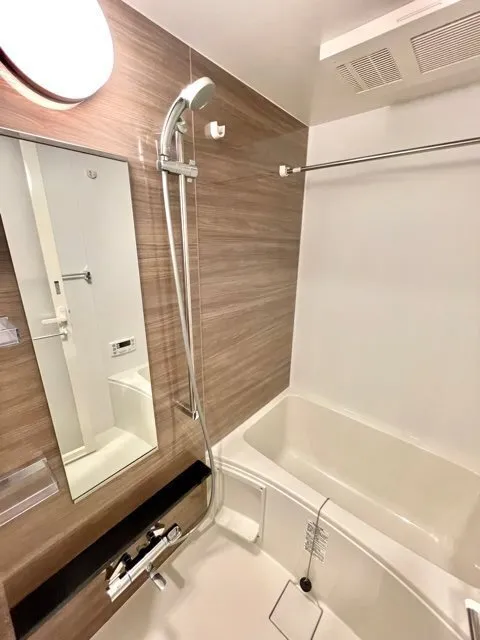 RESIDIA Monzen-Nakacho Place - Interior - ["Flooring", "Plumbing fixture", "Floor"]