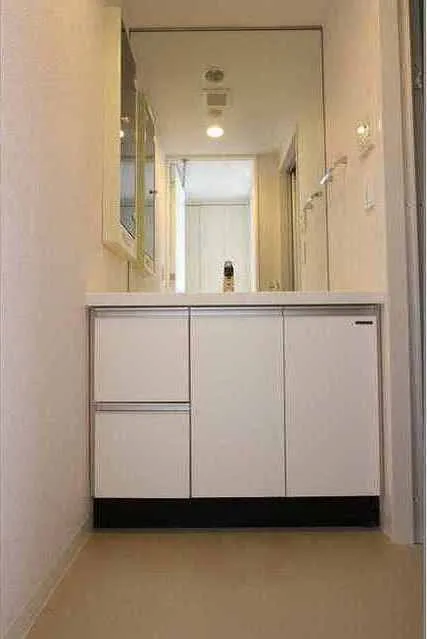 Grand Heights Takadanobaba - Interior - ["Cabinetry", "Furniture", "Tap"]