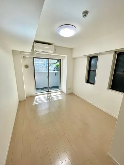 RESIDIA Kamiochiai - Interior - ["Floor", "Tile Flooring", "Tile"]