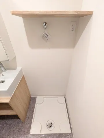 Apice Togoshi Ginza - Interior - ["Toilet", "Wood", "Flooring"]