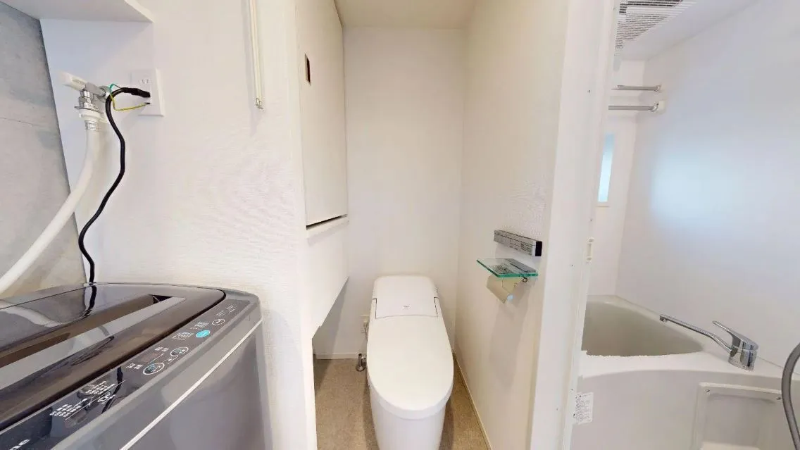 Hmlet Gakugei Daigaku - Interior - ["Flooring", "Interior design", "Plumbing fixture"]