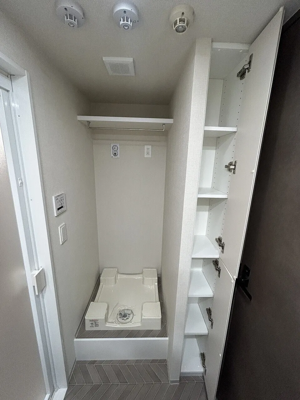 Blanchiesta Kiba - Interior - ["Flooring", "Floor", "Silver"]