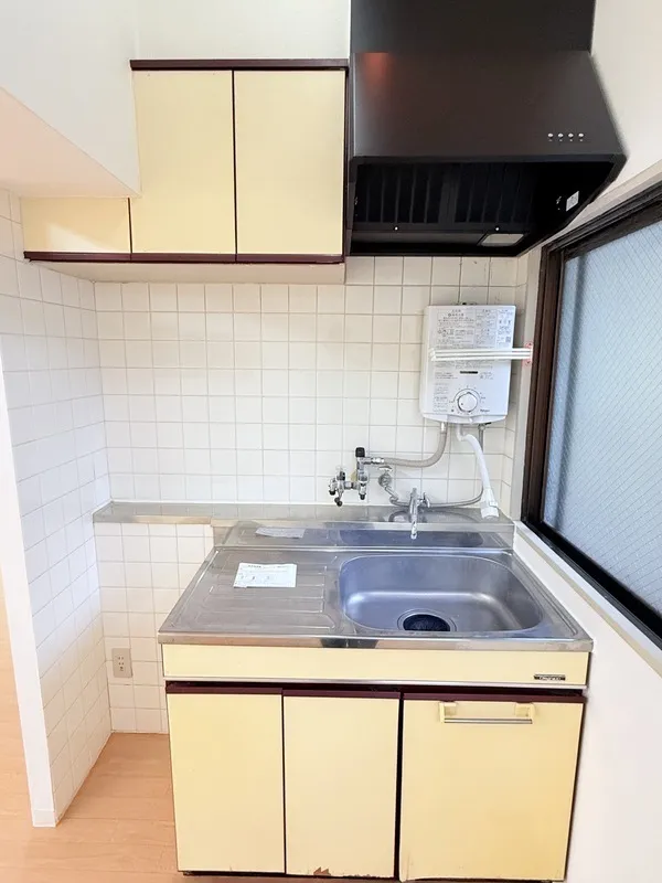 Tsukasa Corporas - Interior - ["Plumbing fixture", "Sink", "Tap"]