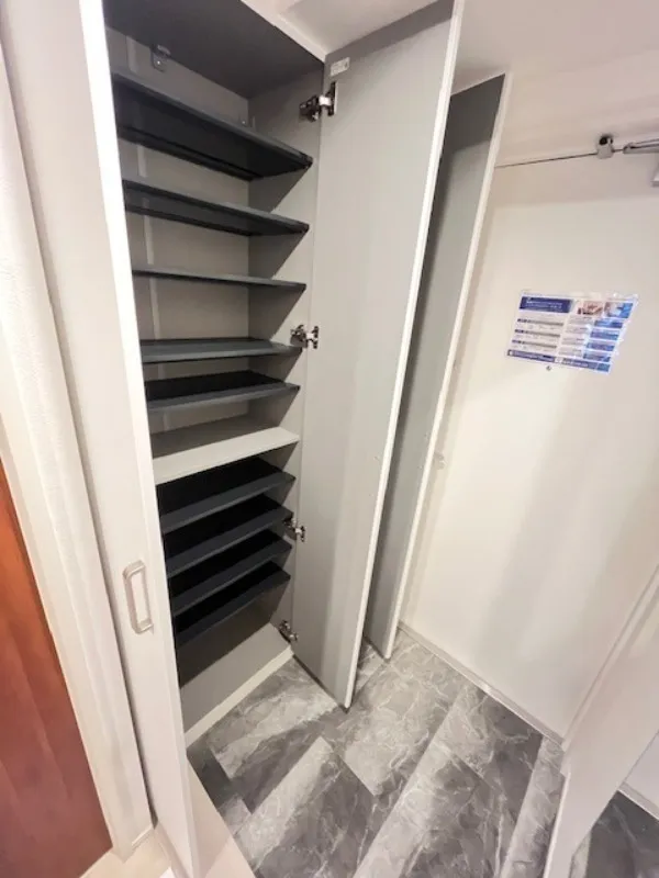 Residia Minamisenju - Interior - ["Wood", "Flooring", "Floor"]