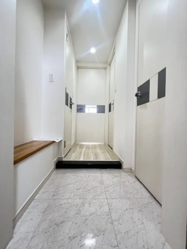 Premier Stage Komagome - Interior - ["Flooring", "Floor", "Ceiling"]