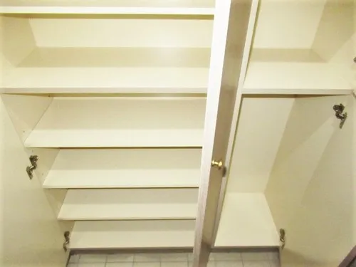 Belle Face Asakusa - Interior - ["Shelf", "Shelving", "Wood"]