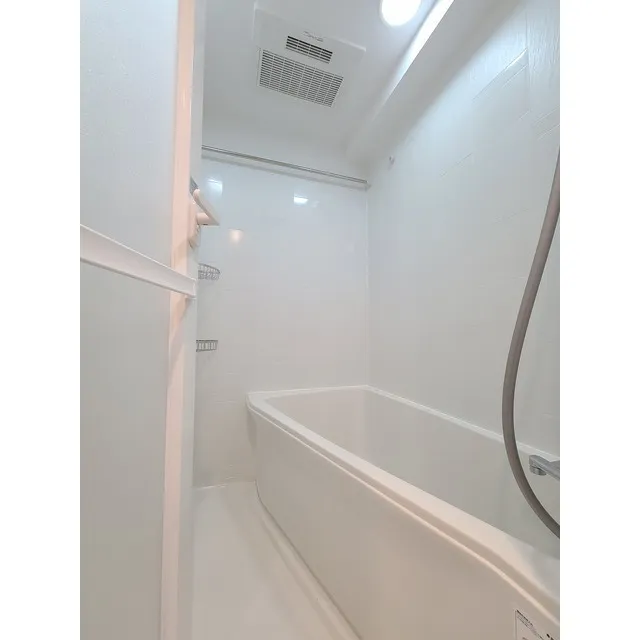 Comforia Higashioi II - Interior - ["Fixture", "Floor", "Bathtub"]