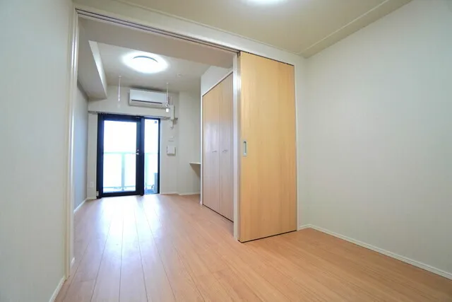 Roygent Komagome Rikugien - Interior - ["Flooring", "Floor", "Ceiling"]