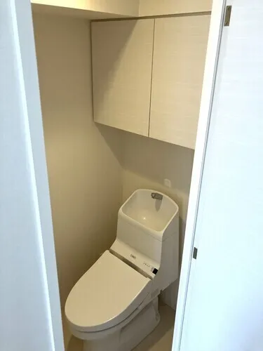 Lions Higashi-Mukojima Milles - Interior - ["Toilet seat", "Plumbing fixture", "Flooring"]