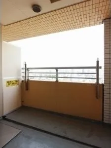 Across Meguro Tower - Interior - ["Floor", "Ceiling", "Daylighting"]