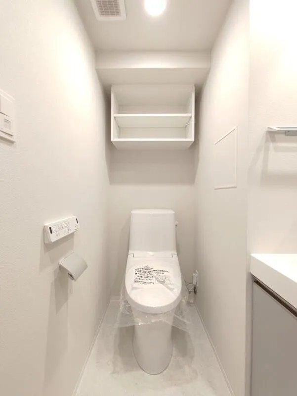 Cross Residence Takadanobaba - Interior - ["Flooring", "Floor", "Toilet seat"]