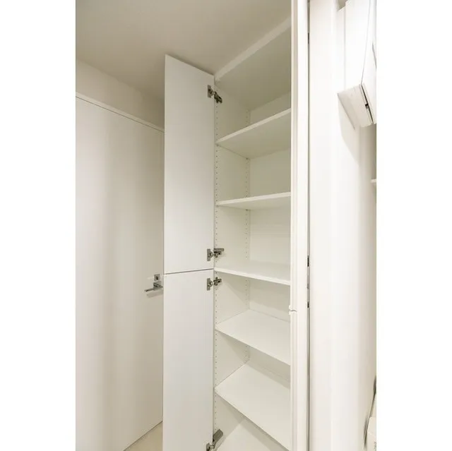 Comforia Nishiogikubo - Interior - ["Fixture", "Door", "Handle"]