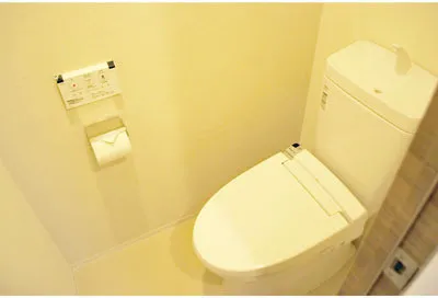 Makes Design Monzen Nakamachi II - Interior - ["Toilet seat", "Toilet", "Plumbing fixture"]