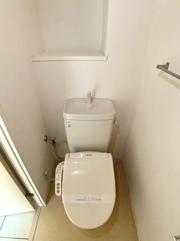KDX Residence Oyama - Interior - ["Toilet seat", "Toilet", "Plumbing fixture"]